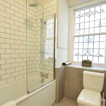 The Coach House - Yourapartment 브리스틀